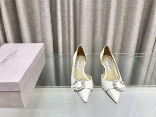 Jɪᴍᴍʏ Cʜᴏᴏ Jimmy Choo crystal buckle Love series single shoes 〰 Commuting side hollow