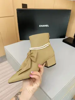 Chanel Bow Pearl Chain Thick High Heel Mid-High Fashion Boots Women’s Pointed Toe Back