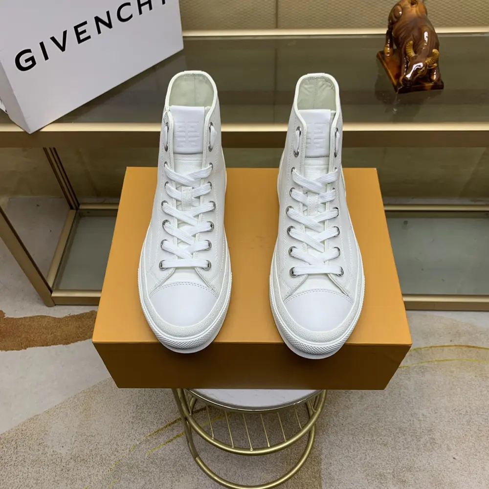 Givenchy men’s jogging sneakers