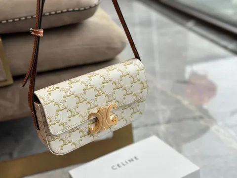 Celine Triomphe