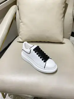 Alexander McQueen classic star hit all-match white shoes