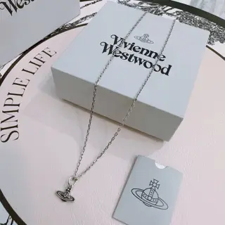 Vivienne Westwood Classic Large Saturn Necklace