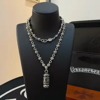 Chrome Hearts Classic retro necklace Retro pendant Concave and convex shapes with different
