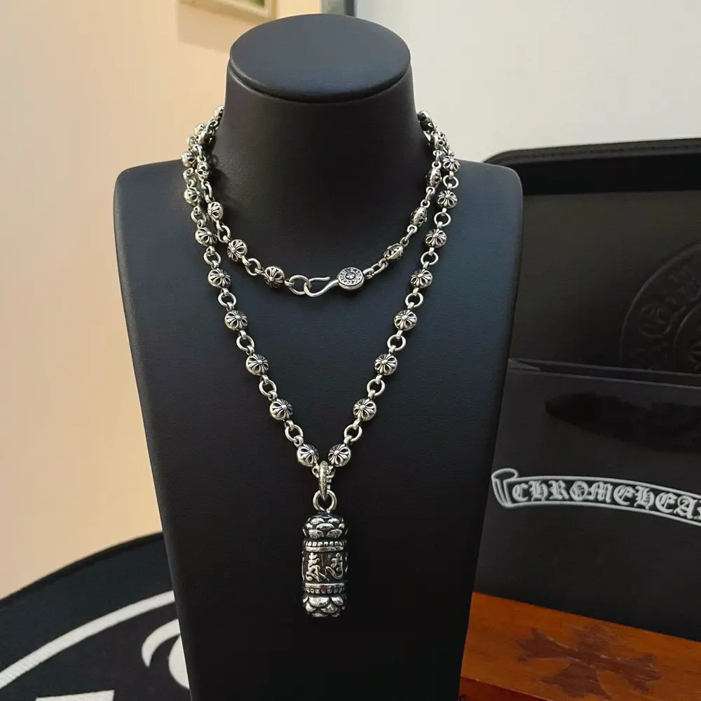 Chrome Hearts Classic retro necklace Retro pendant Concave and convex shapes with different
