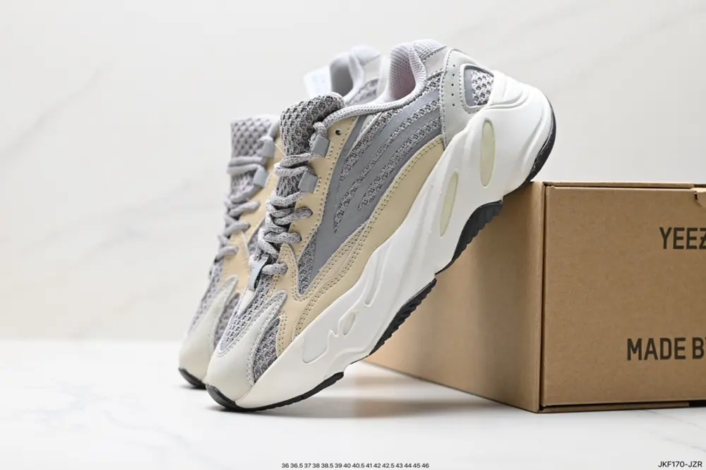 Adidas YEEZY 700V2 ‘Static’ Adidas Yeezy 700 second generation retro dad shoes FE2829 gray