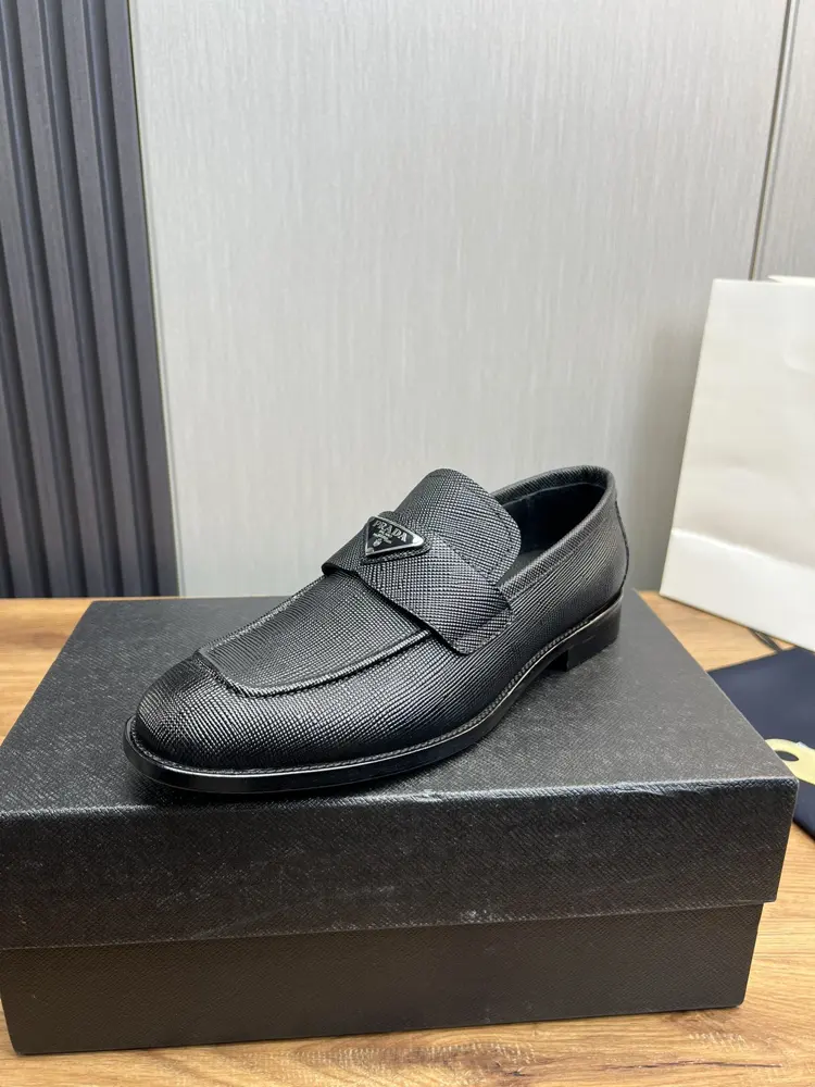 Prada men’s business casual leather shoes