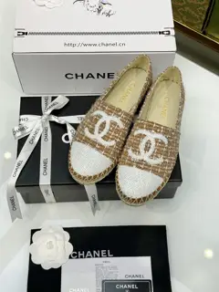 Chanel Fisherman’s Shoes Top Edition The inner lining and foot pads