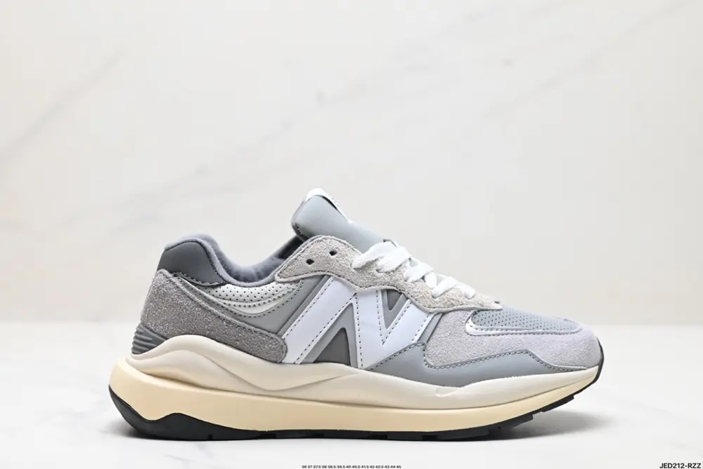 New Balance NB5740 series uses a variety of carefully selected high-quality materials to M5740CBC