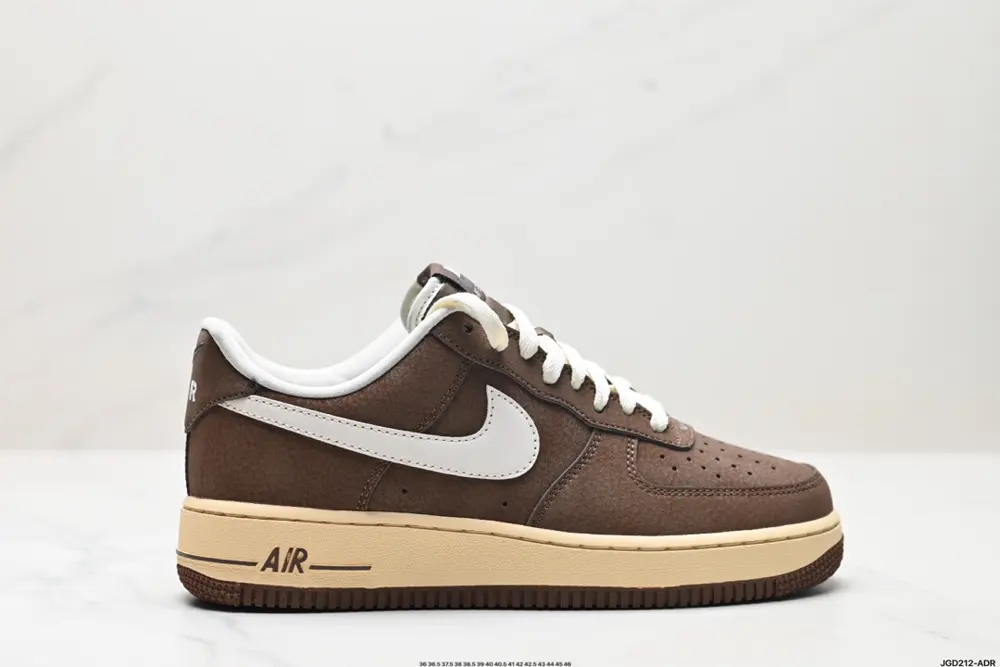 NIKE AlR FORCE 1’07 LV8 Sneakers FZ3592-259