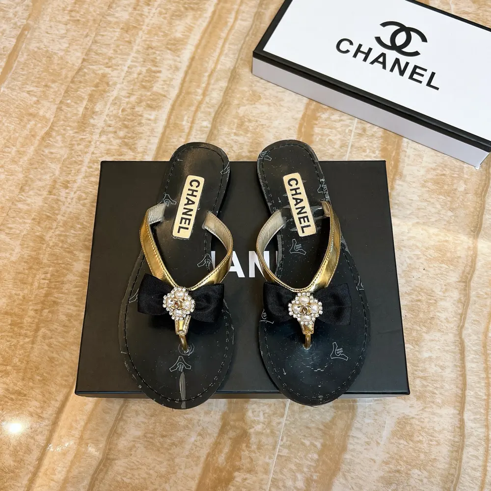 Chanel flip-flops Slippers