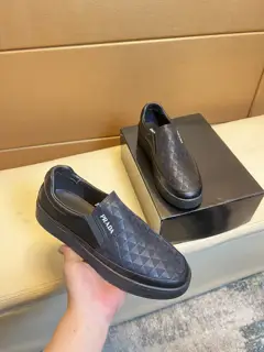 Prada sneakers. Casual loafers original silk open-edge pearl leather material Sheep lining