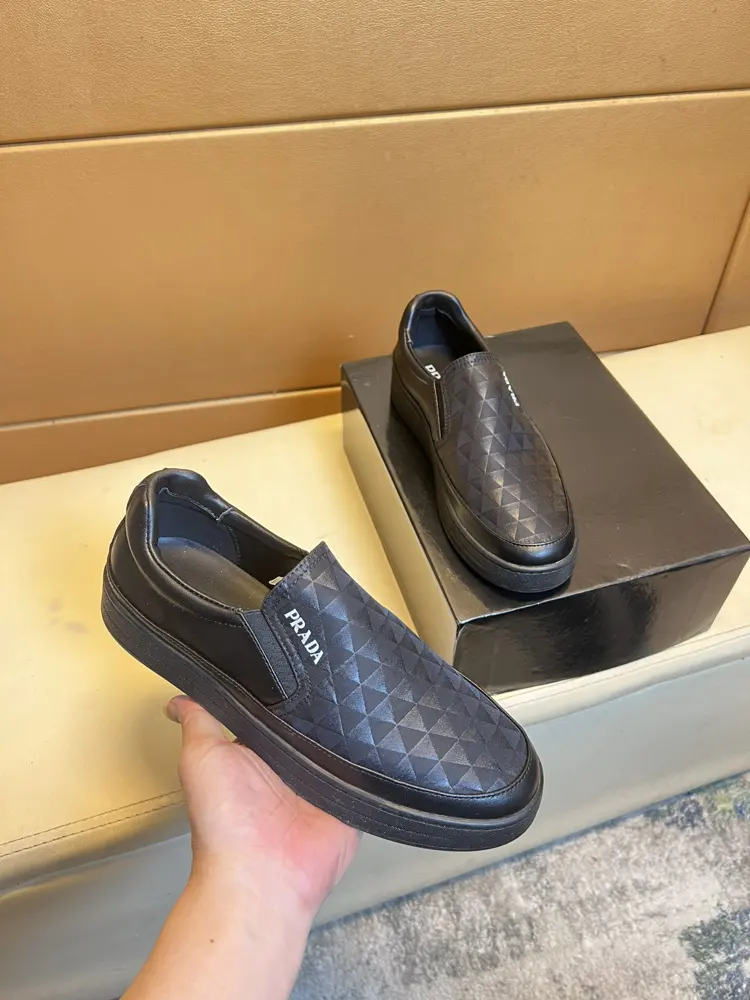 Prada sneakers. Casual loafers original silk open-edge pearl leather material Sheep lining