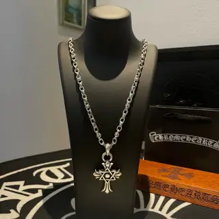 Chrome Hearts Classic Retro Cross Flower Ball Necklace Cross Pendant