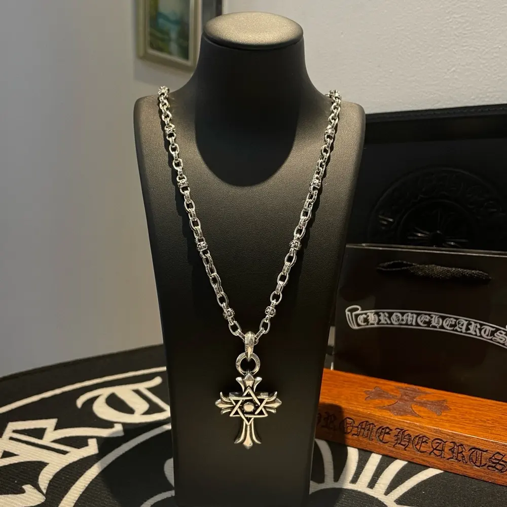 Chrome Hearts Classic Retro Cross Flower Ball Necklace Cross Pendant
