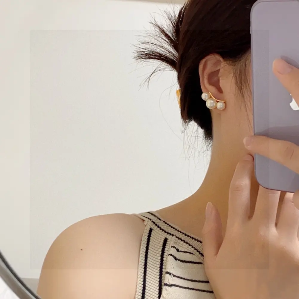 Celine three pearl earrings