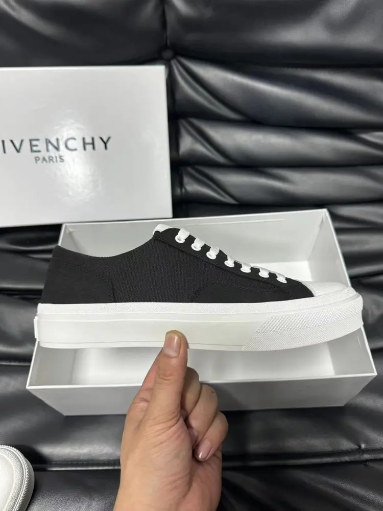 Givenchy casual sneakers