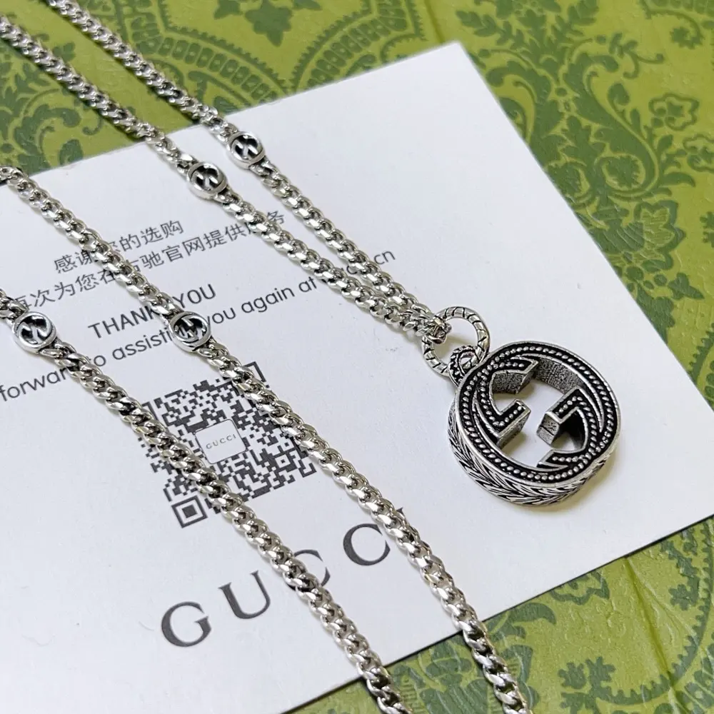 GucciThe latest Gucci necklace with a higher-end chain