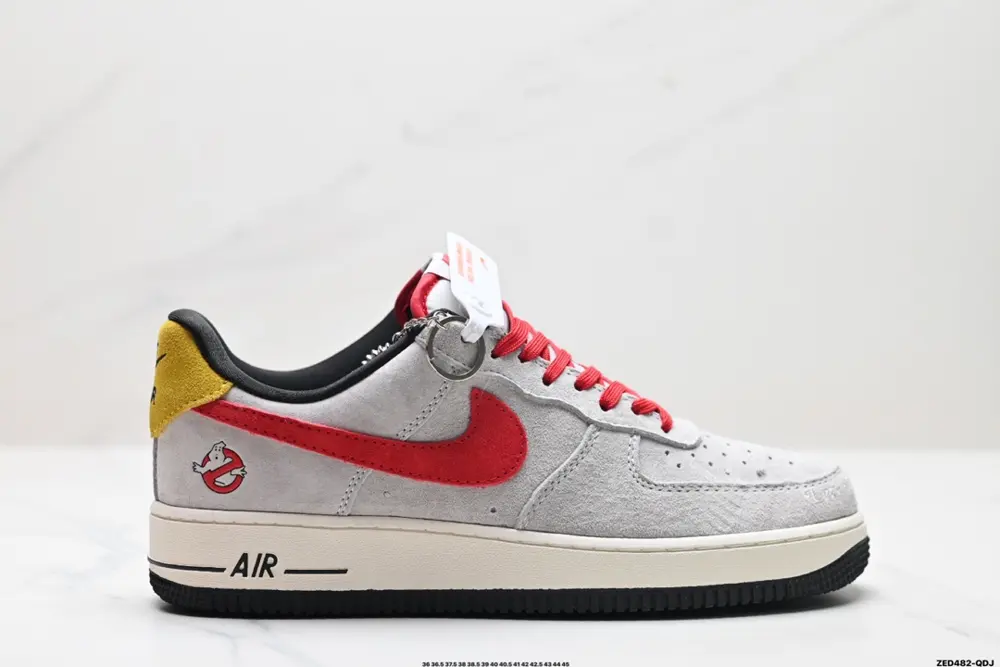 NIKE AIR FORCE 1’07 Sneakers KK1988-020