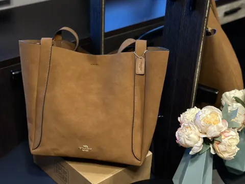 COACH Tote