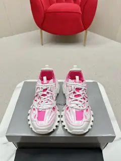 Balenciaga track series 3.0 three-generation sports dad shoes are super fashionable ~ the