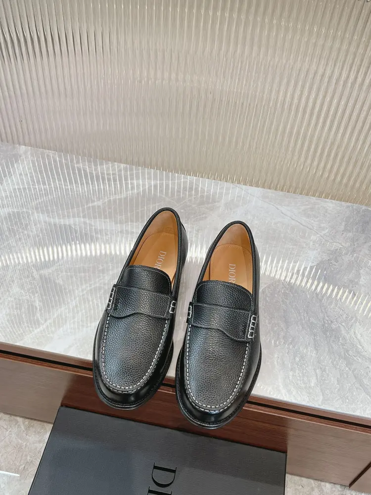 Dior Timeless loafers embody classic elegance. Elegant appearance with slender silhouette