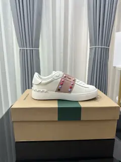 Valentino rivet thick sole casual sports shoes heightening white shoes