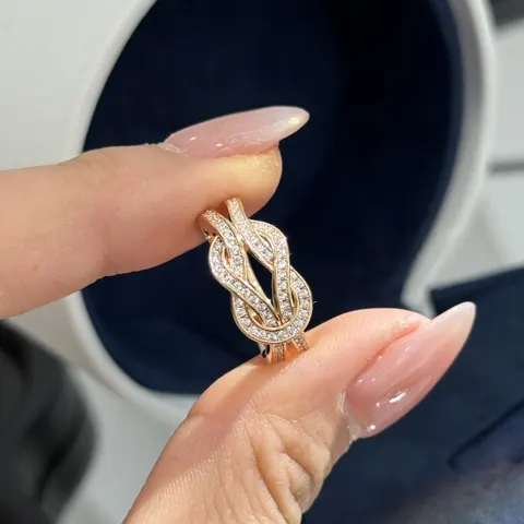 FRED Horseshoe Clasp Diamond Ring