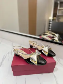 Valentino VLOGO SIGNATURE bow round toe sandals