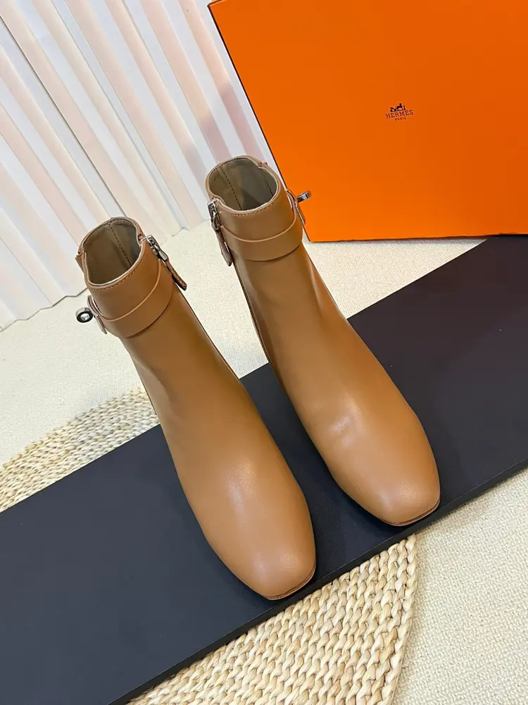 Top quality Hermes classic Kelly buckle short boots