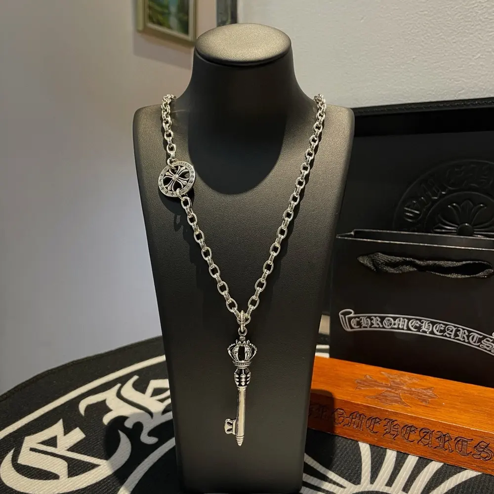 Chrome Hearts Classic Vintage Necklace Personalized Crown Key Pendant