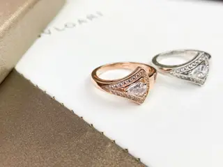 Bvlgari Divas’Dream series hollow water drop diamond fan-shaped ring Bulgari diamond skirt