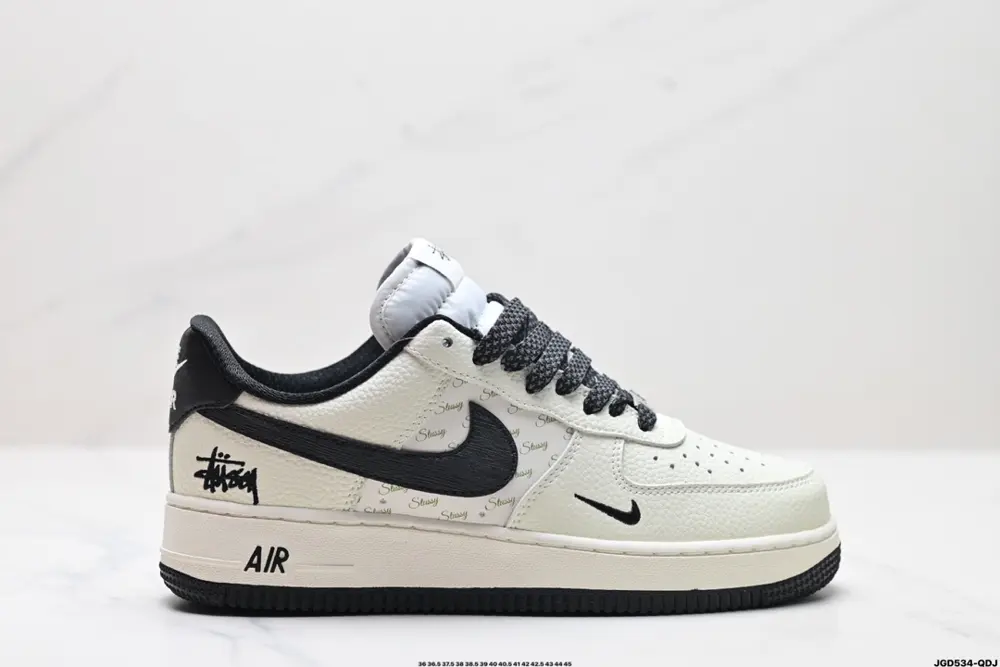 NIKE AIR FORCE 1‘07 Sneakers XZ3328-001