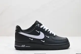 NIKE AIR FORCE 1’07 Sneakers
