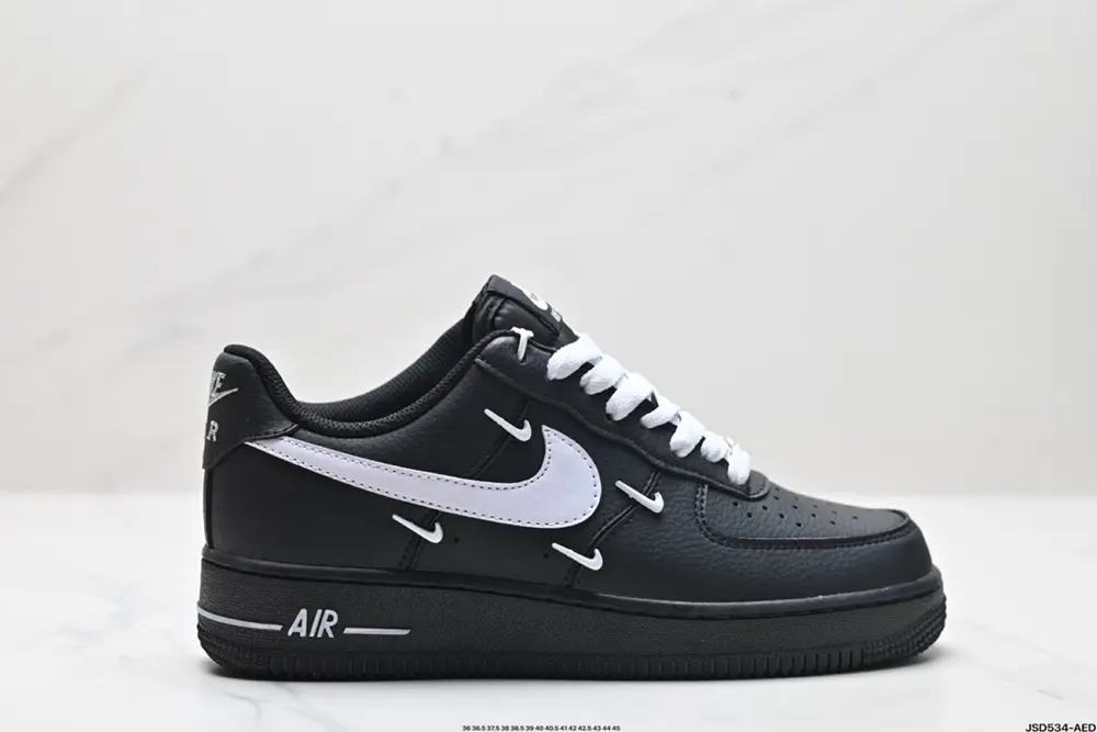 NIKE AIR FORCE 1’07 Sneakers