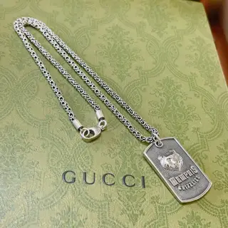 The latest Gucci necklace with a higher-end chain