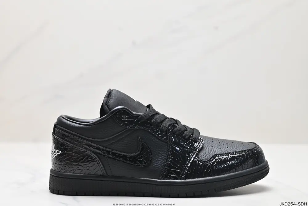 Nike Wmns Air Jordan 1 LOW Sneakers HJ7743-010