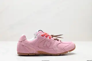 Miu Miu Maillard color matching creates a new cross-border cooperation