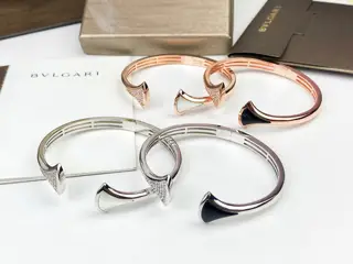 Bvlgari black and white fan-shaped diamond bracelet Black agate and white mother-of-pearl