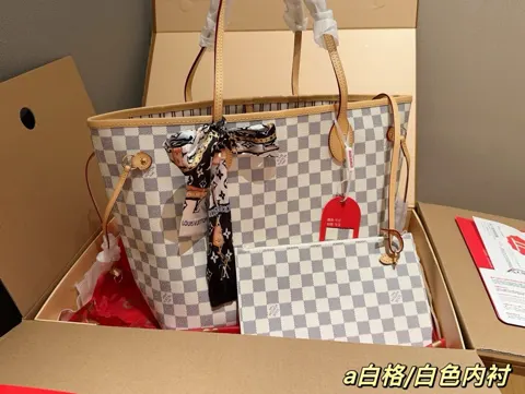 Louis Vuitton Neverfull