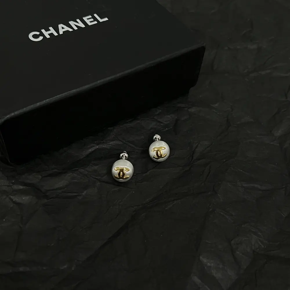 Chanel second-hand earrings