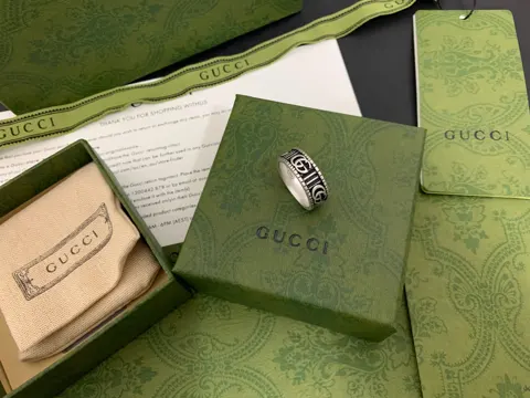 Gucci Double G striped ring Gear-edged retro ring Hot item Exquisite fashion trendy