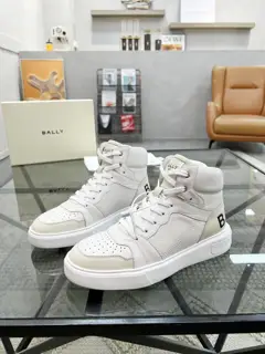 BALLY men’s high-top boots sneakers are in classic colors