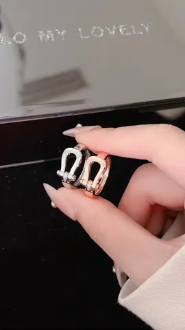 FRED Horseshoe Clasp Diamond Ring