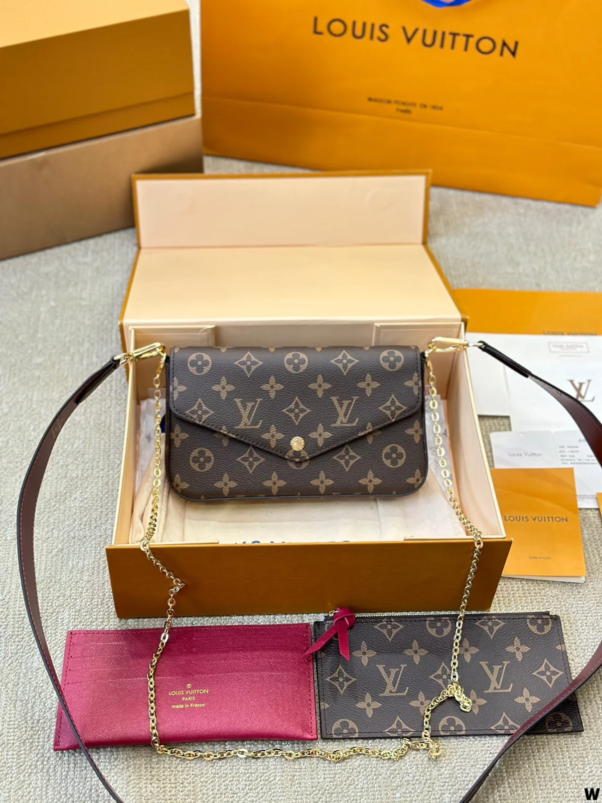 Louis Vuitton Pochette