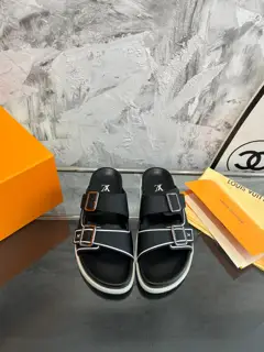 Louis Vuitton latest men’s LV slippers