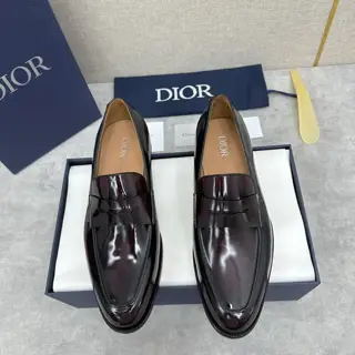 Dior TIMELESS Slip-On Loafers This loafer embodies classic elegance. Made from black