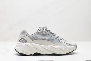 Adidas Yeezy Boost 700 V2 Adidas Yeezy Boost cushioning retro dad shoes The quality that EF2829
