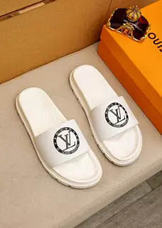 Louis Vuitton popular men’s slippers