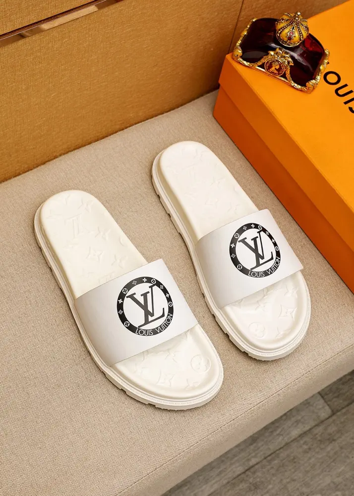 Louis Vuitton popular men’s slippers
