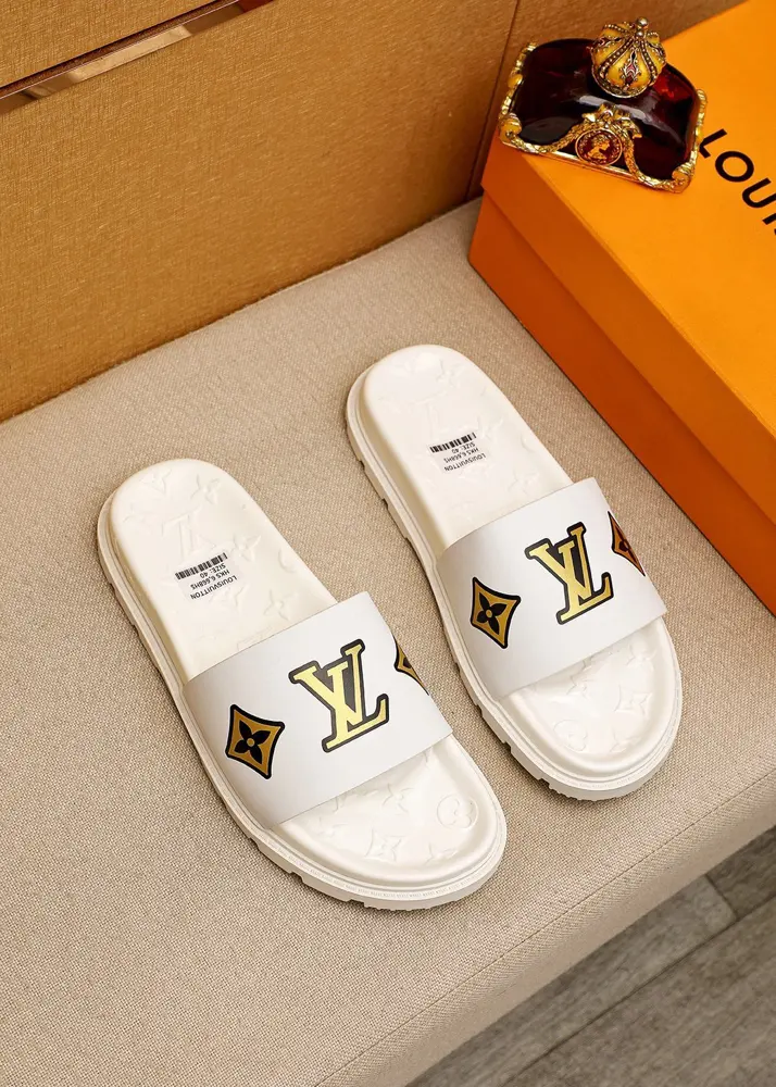 Louis Vuitton popular men’s slippers